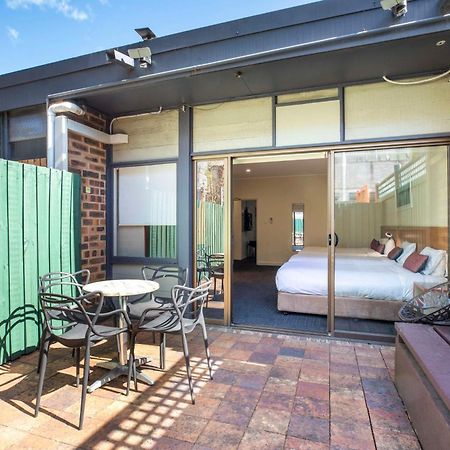 Nightcap At High Flyer Hotel Bankstown Exterior foto