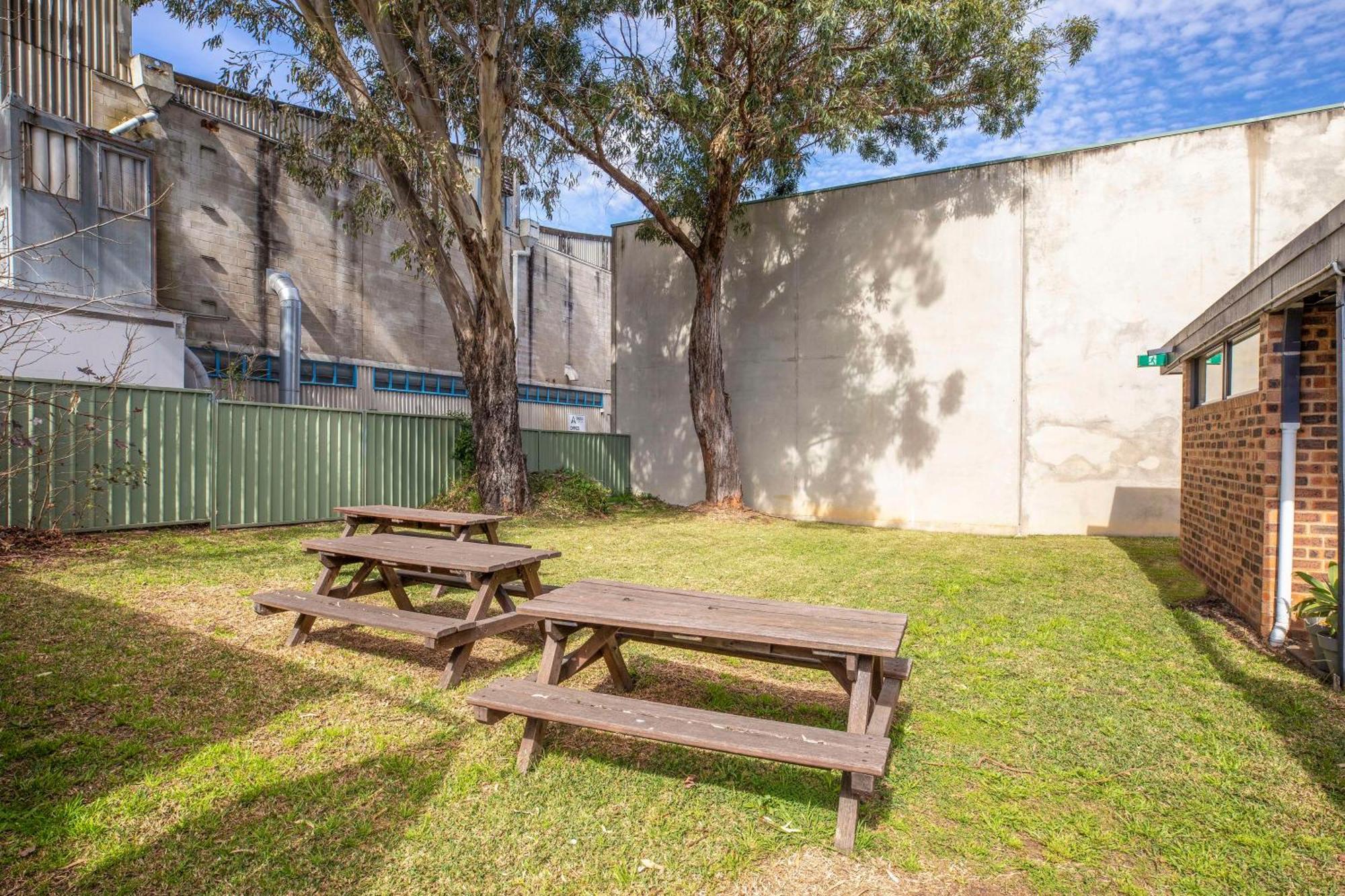 Nightcap At High Flyer Hotel Bankstown Exterior foto